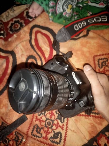 DSLR Canon 60D body kit with 18-135mm Lens 2