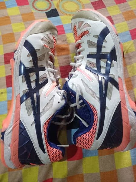 High quality Asics  cricket spikesAvailable for sale 2