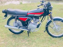 Honda 125cc model 23 hay isb ka golden num lega hay