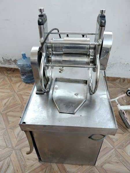 Sugarcane machine Gana juice Machine imported steel body 220 voltage 3