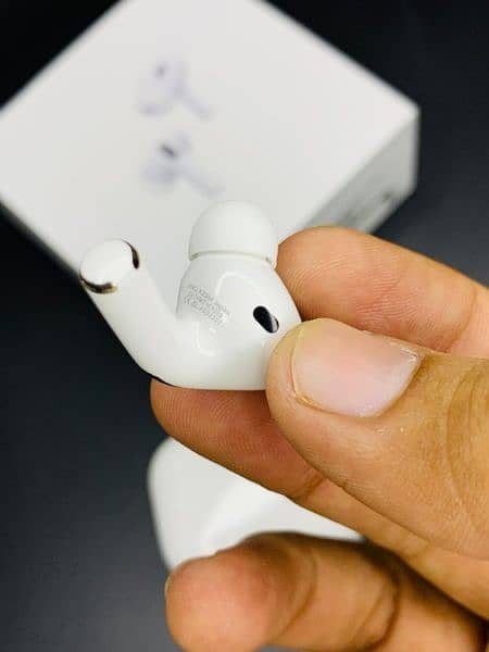 New Apple 2nd Generation Airpods Pro 9