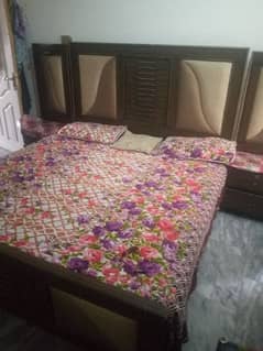 complete bed set in good condition