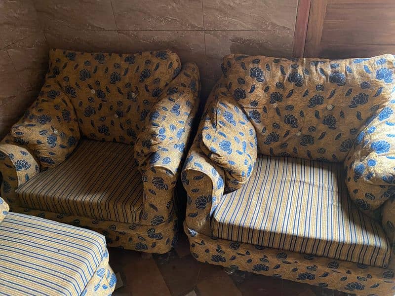 7 Seater Sofa, Comfortable, New condition. 0