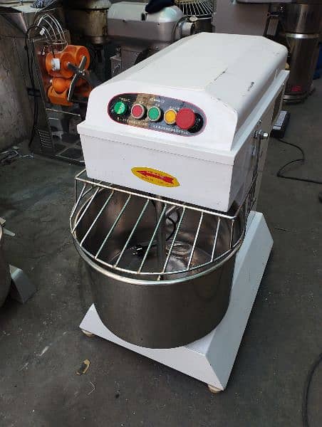 10 kg capacity dough mixer machine imported 220 voltage three speed 11