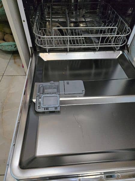 Haier Inverter Dishwasher 1