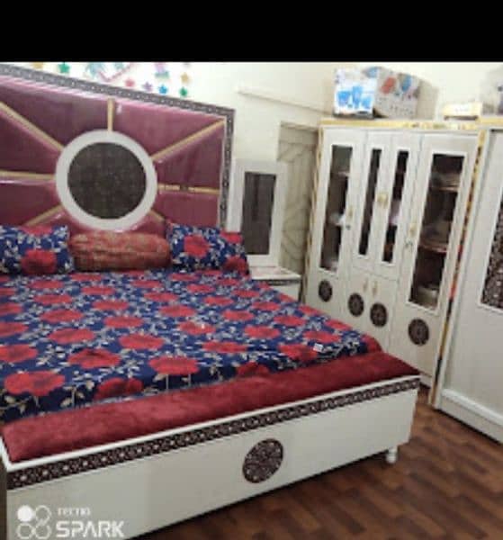 1 year used full ferniture bed side table wardrob dewaitr dressing tab 0