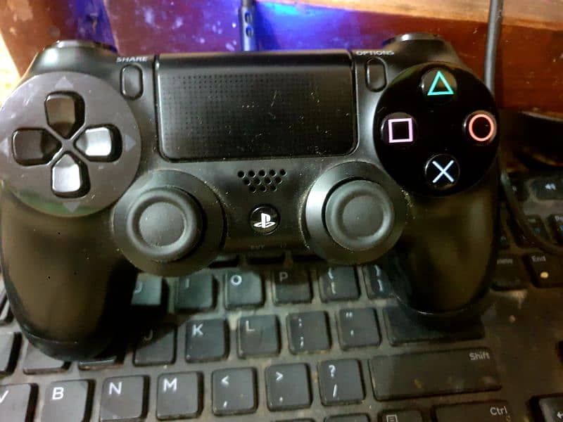 ps4 fat 1200 series good condition working fine with 11 digital games 5