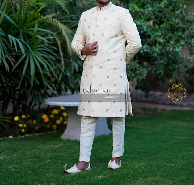 i want to sale my sherwani 1 time used only 2 hour brand new condition 2