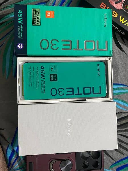 infinix Note 30 16+256Gb lush condition 10/10 no open repair 5