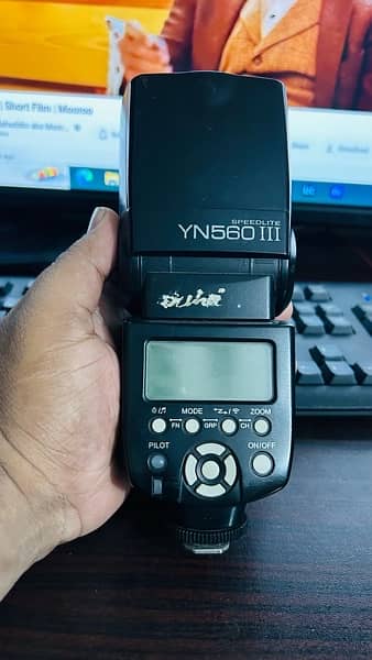 Yongnuo YN560 III Flash Light 2