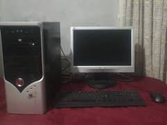 A full average computer set up. Low price.