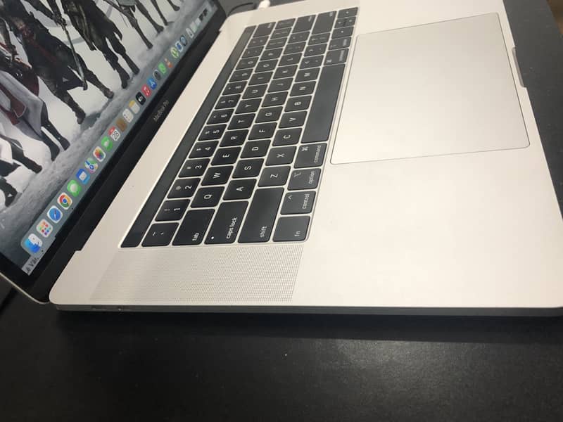 Macbook Pro 2019 - 32gb ram 4gb graphic card 512 ssd 5