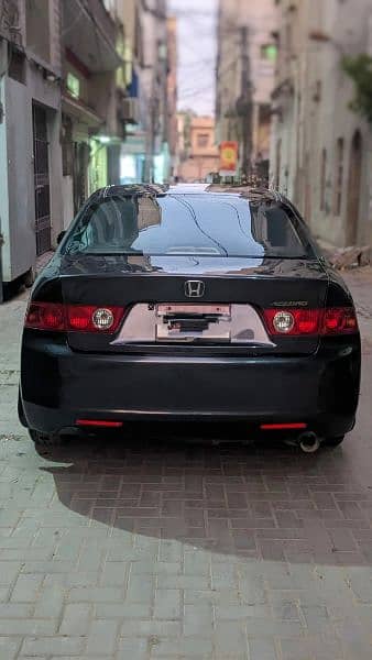 Honda Accord 2004 4