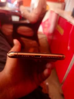 xs max 256 memory battery 82 condition 10 by 10