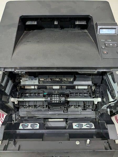 HP laserjet printer 400. total original 2