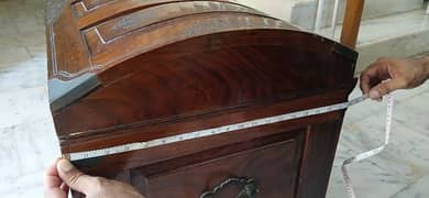 ANTIQUE SOLID WOOD TRUNK/SANDOOQ/PETTI