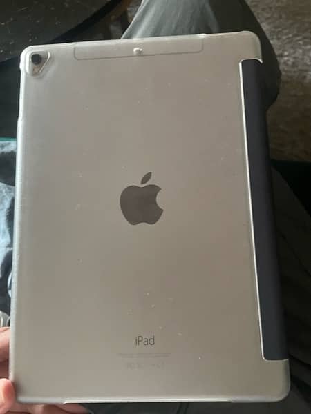 I pad pro 2017 (9.7”) 4