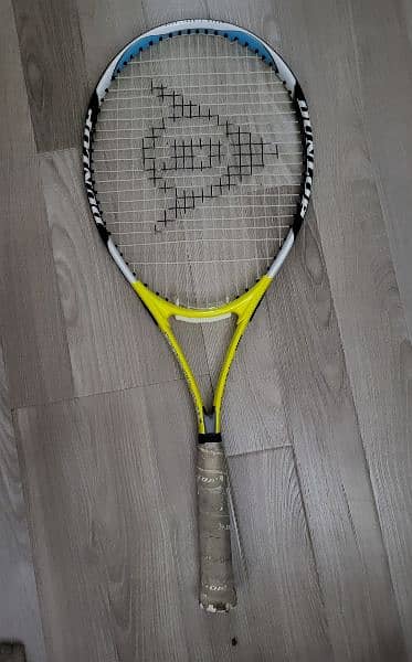 Dunlop 5 HUNDRED TWENTY 7 Racket 0