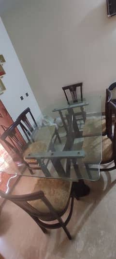 6 seaters Dining table for sale