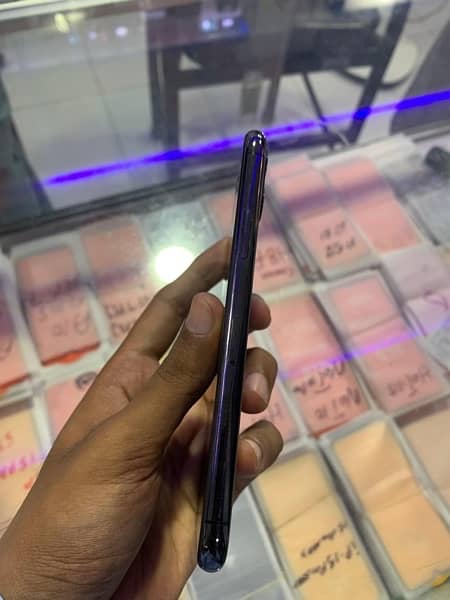 iPhone 11pro pta approved 2