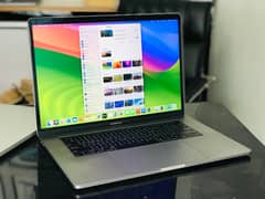 Apple MacBook Pro 2017 Core i7/16GB RAM/512GB SSD/4GB Graphics Card