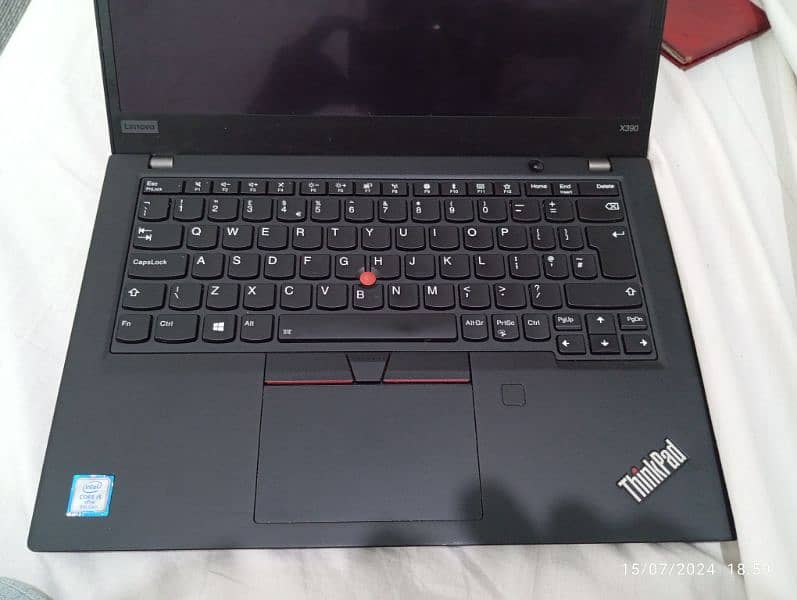 Laptop ThinkPad x390 Touch. 3