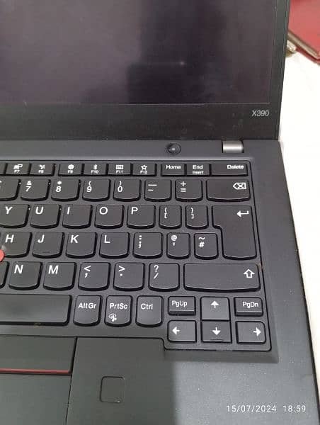 Laptop ThinkPad x390 Touch. 4