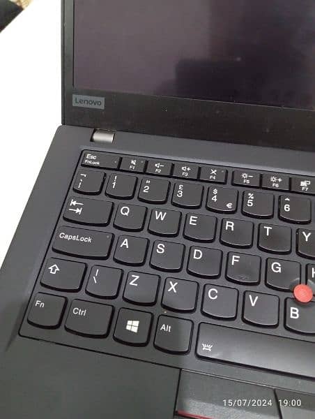 Laptop ThinkPad x390 Touch. 5