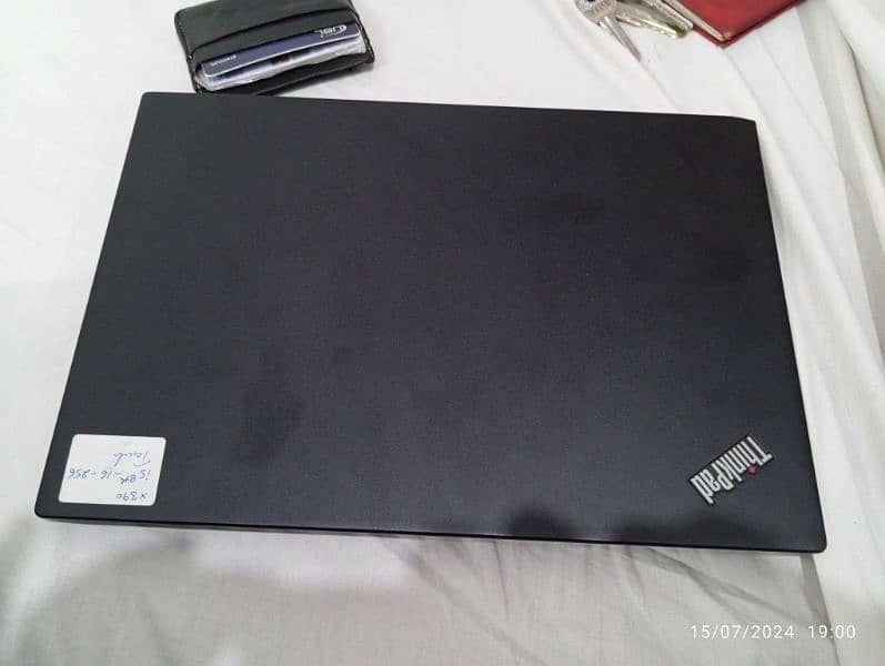 Laptop ThinkPad x390 Touch. 6