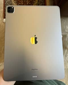 ipad pro 6th gen 12.9 inches (bundle)