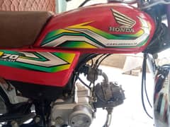 HONDA CD 70 LUSH and GENWAIN condition 22/23 model . . .