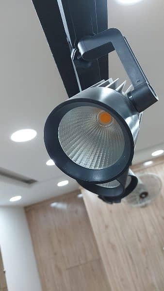 LEd Lights for display. Track light. 4000K 1