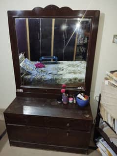 1 dressing table SAGWAAn wood