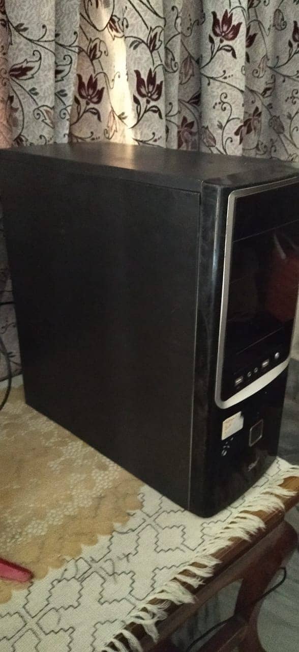 Gaming PC| i5 4th gen| Rx 580 8GB| 16 Gb Ram| 500GB Hard | 128 SSD| 6