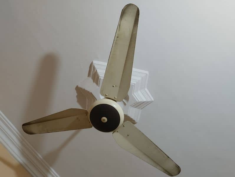 4 Royal and SK Designer Ceiling Fans for urgent Sale in karachi 4