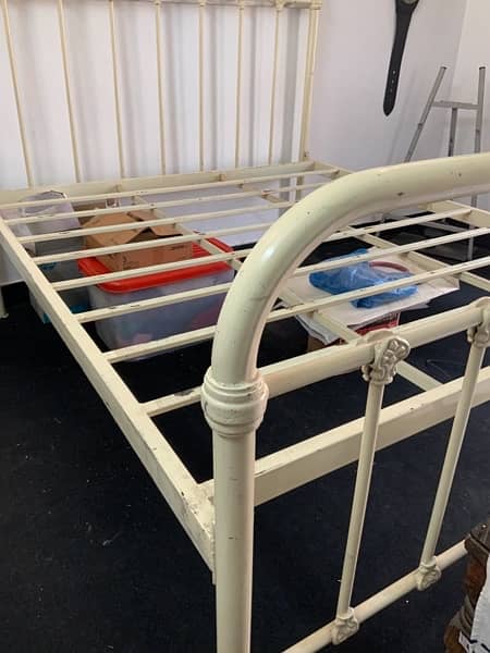 King size Iron Bed with Dico paint + Molty Form Mattress 4