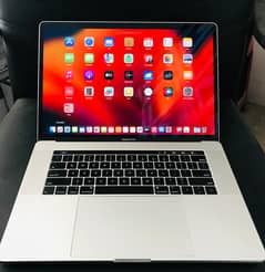 Apple MacBook Pro 2017 Core i7/16GB RAM/512GB SSD/2GB GRAPHICS CARD