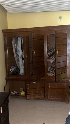 Wardrobe/Cupboard