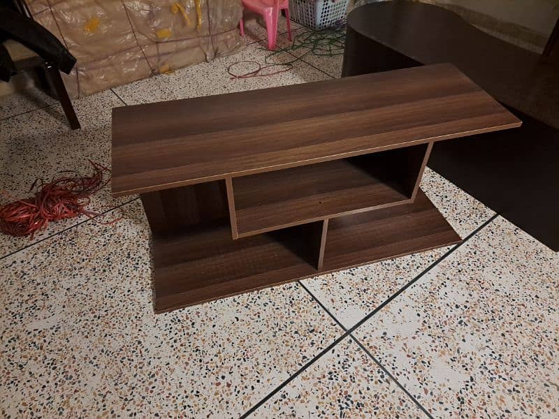 LCD Table for sale in excellent condition 0