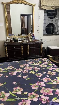 Bed set with dressing