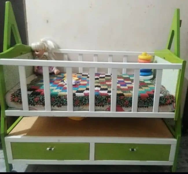 baby Cot swing with wheel locks and mosquito net 1