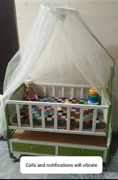 baby Cot swing with wheel locks and mosquito net 4