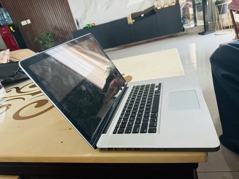 MacBook Pro Corei7 - 15.4 - just like new 5