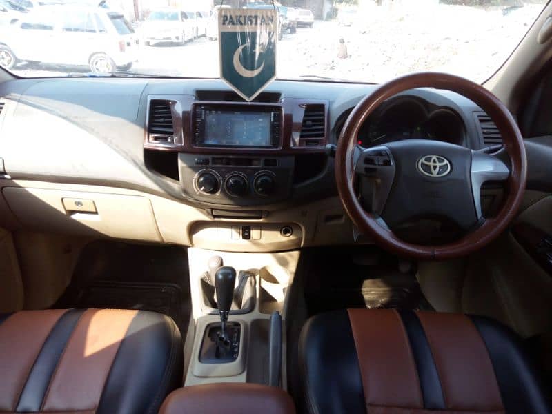 Toyota Hilux 2013 10