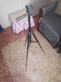 tripod stand