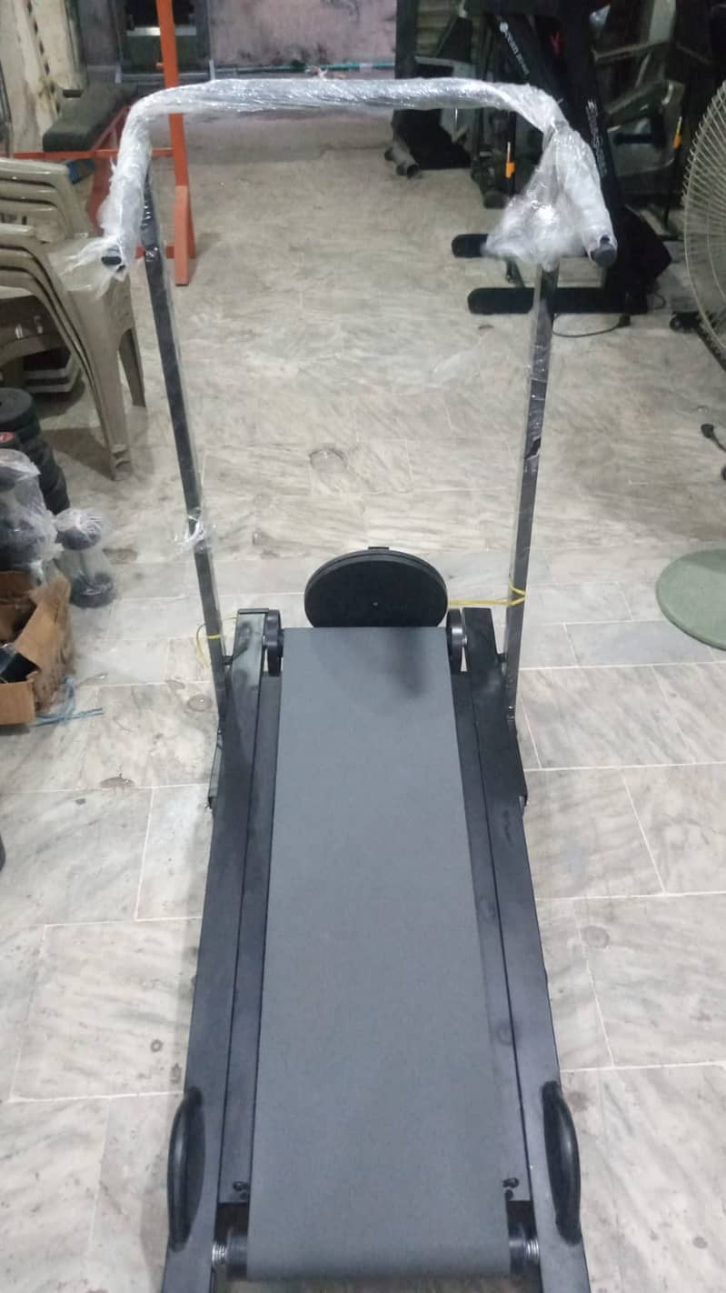 Manual treadmills available 0