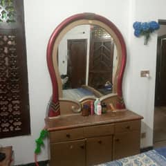 Dressing Table with big mirror