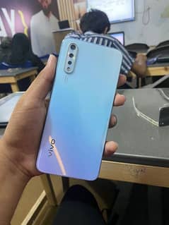 Vivo s1 original with full box 128 gb in display fingerprint