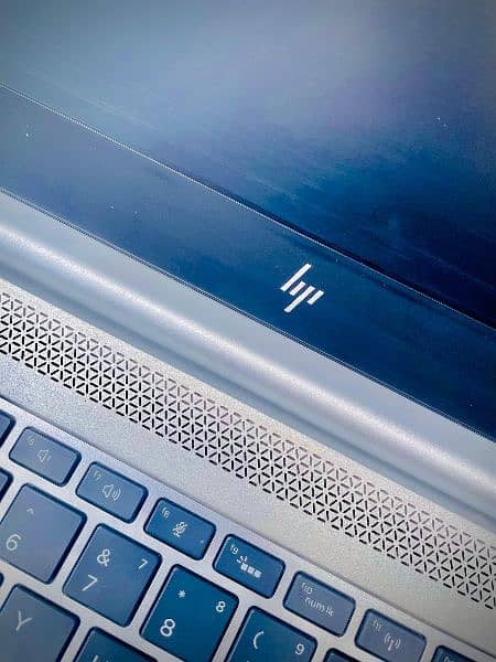 HP EliteBook 840 G5 11