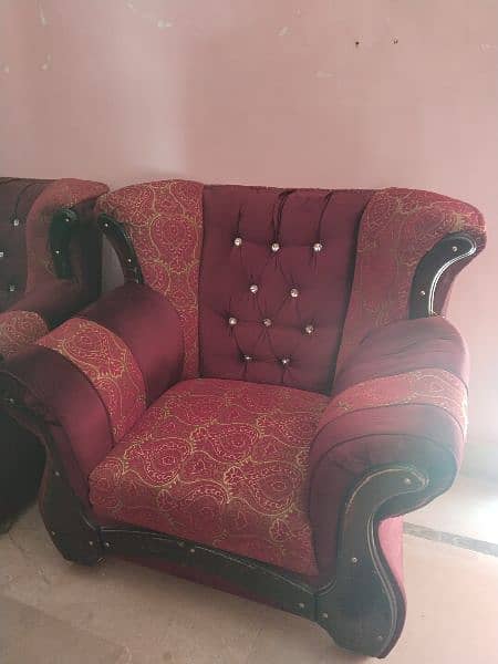 5 Seater sofa set look like new only 6 months home used 1